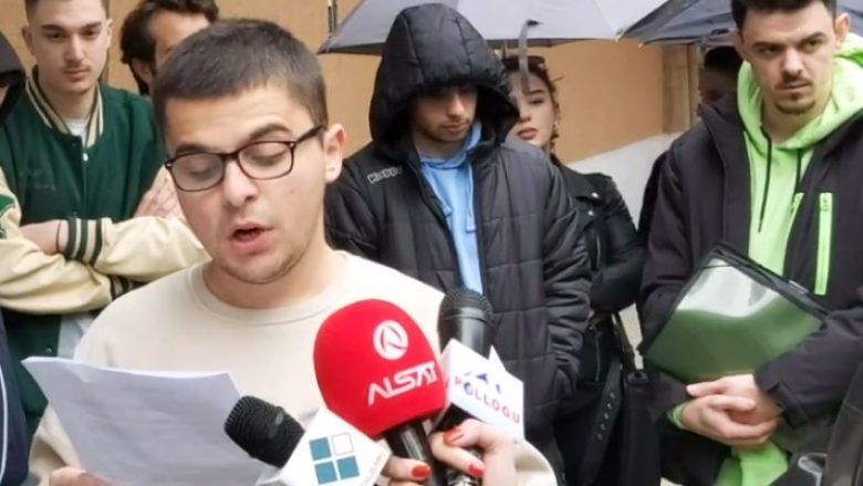 Studentët të pakënaqur, kërkojnë largimin e Besiana Mehmedit