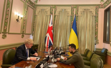 Johnson takohet me Zelenskyn në Kiev