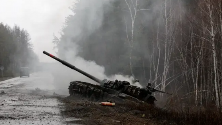 Autoritetet ukrainase: Rusia ka humbur 19 mijë trupa, 700 tanke dhe 150 aeroplanë