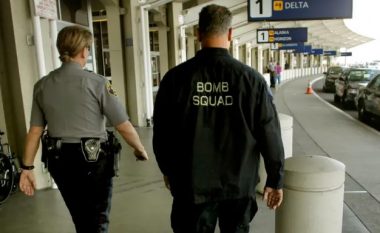 Zyrtarët e aeroportit të Bostonit thirrën një skuadër për bomba pasi një pajisje ‘e dyshimtë’ shkaktoi panik, por doli të ishte një PlayStation me defekt