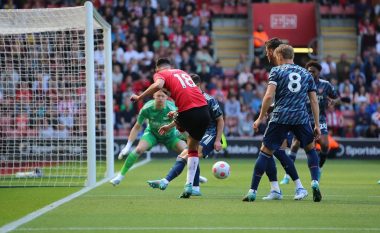 Notat e lojtarëve, Southampton 1-0 Arsenal: Vlerësimet për Brojën dhe Xhakën