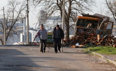 Kievi sugjeron bisedime speciale për uzinën e rrethuar të Mariupolit – zhvillimet më të reja rreth agresionit rus në Ukrainë