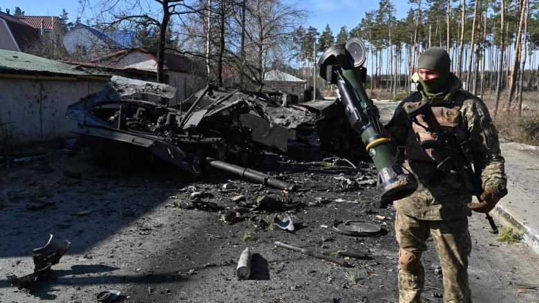 Rusia “ka lënë pas trupat e 7,000 ushtarëve të vdekur” në Ukrainë