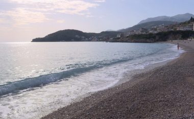 Turizëm “në kohë lufte”, Shqipëria tërheqëse për të huajt vetëm për çmimet e ulëta
