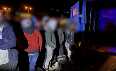 24-vjeçari nga Kosova arrestohet në Gjirokastër, transportonte 64 emigrantë të paligjshëm