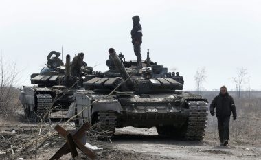 Pse ka kaq shumë tanke ruse të shkatërruara në Ukrainë dhe a janë ato tashmë ‘jashtë mode’?