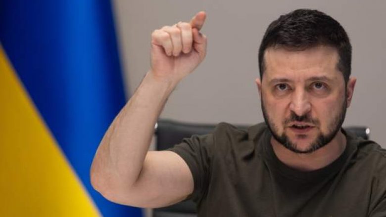 Zelensky shkarkon ‘tradhtarët’, dy gjeneralëve ukrainas ‘u hiqet grada ushtarake’