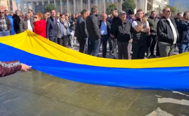Marshim në mbështetje të Ukrainës në Tiranë