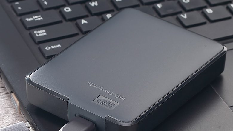 Hapësira duhet edhe në kompjuter, jo veq n’lidhje – Telegrafi Deals sjell hard disk të jashtëm me 750GB dhe zbritje prej 17%.