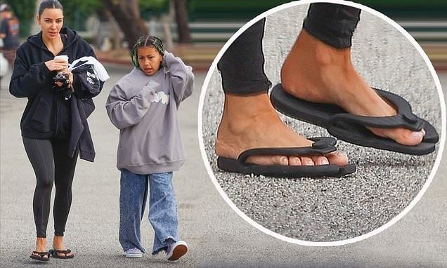 Kim Kardashian gets attention with 400 euro slippers in Los Angeles Daily News