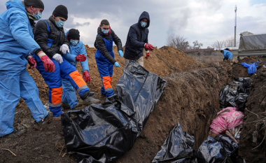 Rrëfimi i pejanit që varrosi shumë ukrainas të vrarë