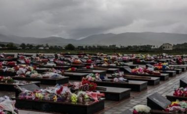 ​23 vjet pas luftës, familjarët kujtojnë më të dashurit që i humbën në masakrën e Mejës