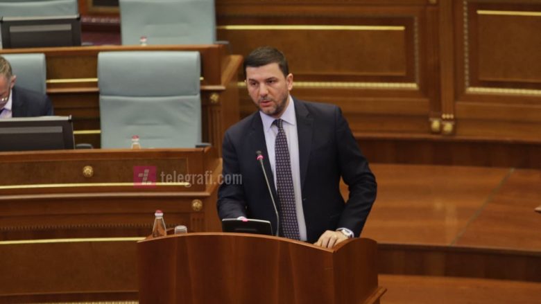 Krasniqi: Kosova nuk ka politikë të jashtme, ministrja Gërvalla është jokompetente dhe papërvojë