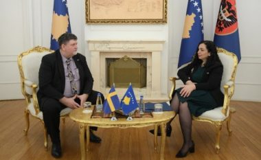 Në takim me deputetin Jacobsson, presidentja Osmani përmend agjendën destabilizuese të Serbisë kundër vendeve të rajonit