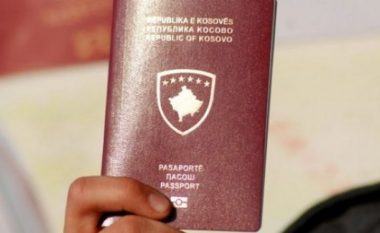 Mali i Zi ndalon kalimin kufitar me certifikatë të lindjes, edhe fëmijët nën 18 vjeç duhet të kenë dokument udhëtimi