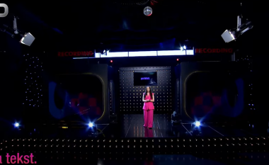 “Pa Tekst”, emisioni më i ri në RTV Dukagjini – me karakter argëtues që i dedikohet muzikës, lojës e argëtimit, vjen nën moderimin e Donika Hysenit