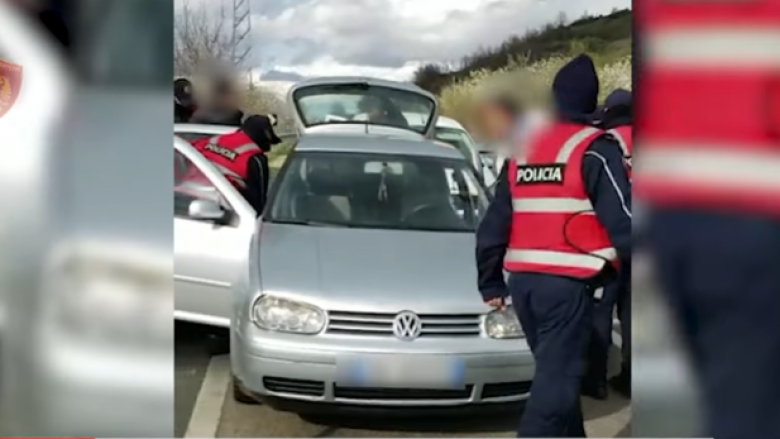 Kapen me 40 kg drogë brenda makinës, arrestohen 3 persona në Korçë