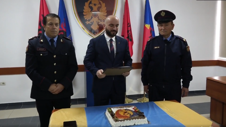 40 vjet në shërbim të qytetarëve, polici nga Lezha del në pension dhe merr vlerësimin e merituar