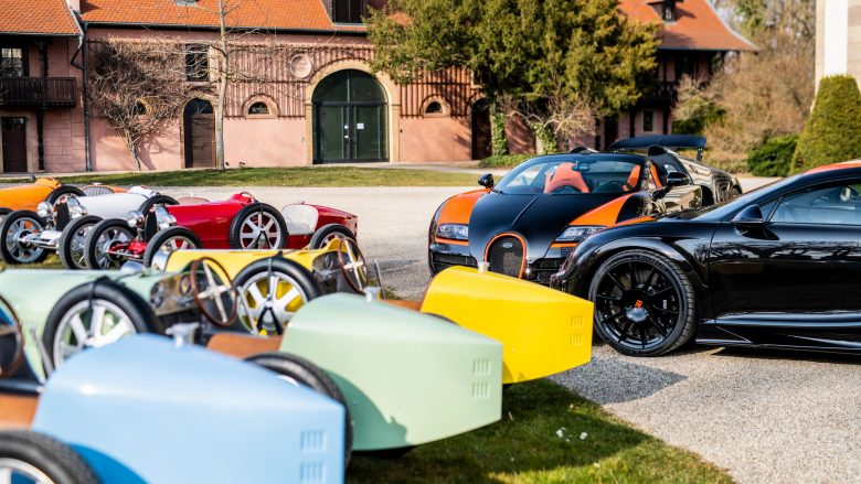 Koleksionisti i makinave blen tetë Bugatti, dy për vete, gjashtë për fëmijët e tij