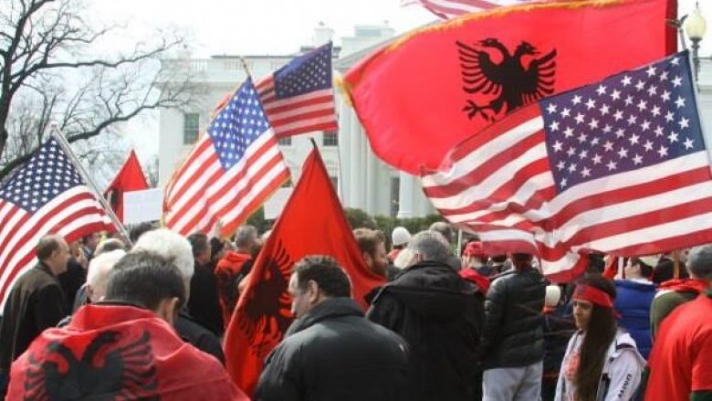 Organizatat shqiptaro-amerikane: Diplomatët duhet t’i japin fund ledhatimit të Serbisë