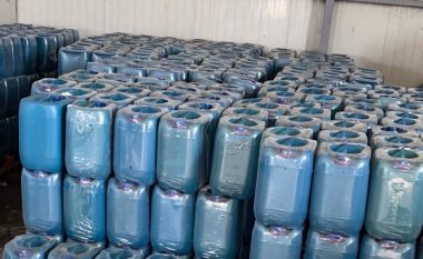 Dogana e Kosovës kap mbi 8 mijë litra vaj motorik i kontrabanduar nga Irani