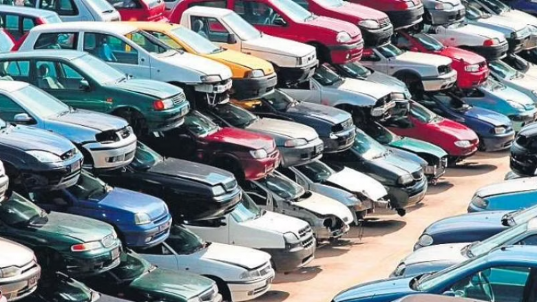 PDK do të iniciojë nismë ligjore për lejimin e importit të automjeteve më të vjetra se dhjetë vjet
