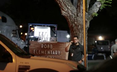 Zbulohet identiteti i njërës prej mësueseve që u vra brenda shkollës fillore në Teksas, dha jetën duke mbrojtur fëmijët