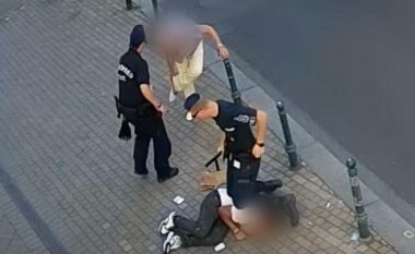 Tentoi t’ia merr telefonin nga dora, viktima nuk ia dha – intervenoi policia hungareze duke e përplasur për tokë hajnin