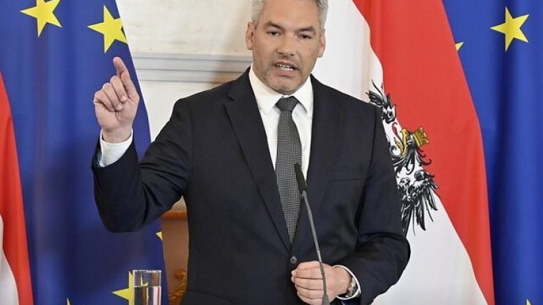 Kancelari austriak konfirmon se vendi i tij nuk synon t’i bashkohet NATO-s
