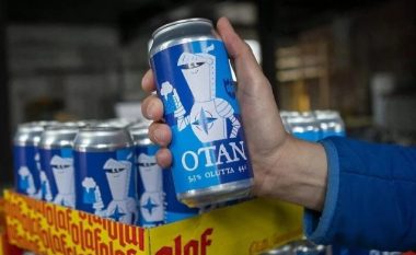 Birraria finlandeze prezanton birrën NATO – përshëndet vendimin për të aplikuar për anëtarësim në Aleancën Veri-Atlantike