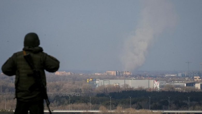 Të paktën 100 civilë mbeten në fabrikën e çelikut Azovstal – thotë zyrtari ukrainas
