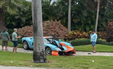 Burri nga Florida përplasi Ford GT me vlerë rreth 700,000 dollarë “sepse nuk dinte të drejtonte një veturë me marsh manual”