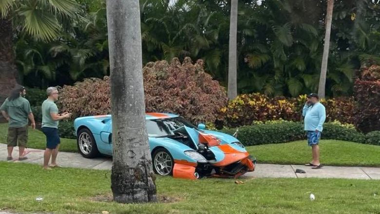 Burri nga Florida përplasi Ford GT me vlerë rreth 700,000 dollarë “sepse nuk dinte të drejtonte një veturë me marsh manual”