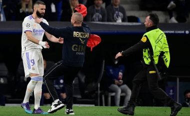 Një tifoz me flamur shqiptar futet në fushë në ndeshjen Real Madrid – Man City, përqafon Karim Benzeman para se të largohej