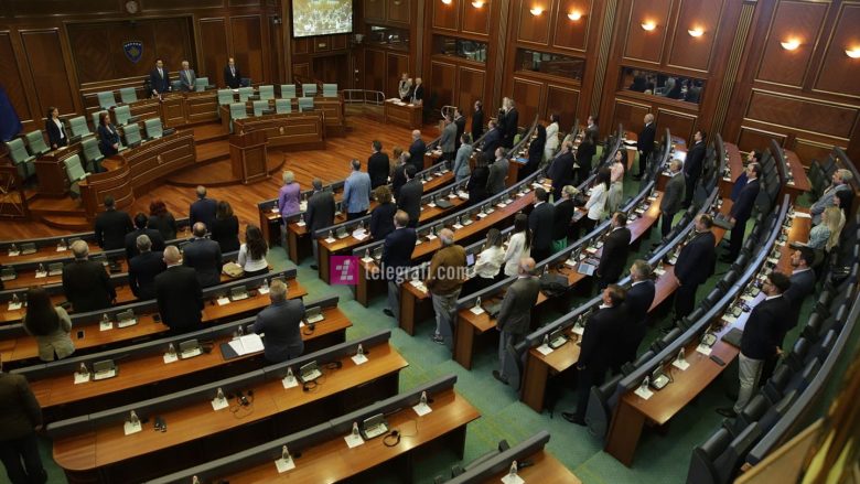 Seanca e Kuvendit nis me një minutë heshtje në nderim të dëshmorëve