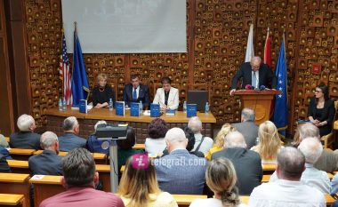 Melihate Tërmkolli promovon librin ‘Marsi i Acartë’: Kemi harruar ngjarjen e 23 marsit kur u rrënua statusi i autonomisë së Kosovës