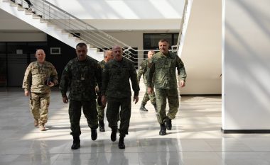 Takohen komandantët e forcave të Kosovës dhe të Shqipërisë