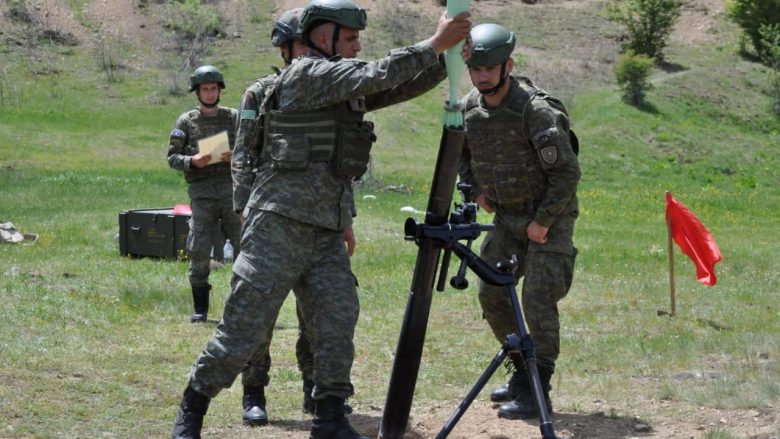Nënoficerët e Policisë Ushtarake të FSK-së trajnohen nga ushtria e Shqipërisë