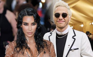 Fansat kritikojnë Kim Kardashianin për 'kontrollin' që ka mbi Pete Davidson