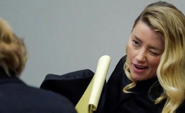 Ekspertja e gjuhës së trupit për Amber Heard: Kështu sillet dikush që përpiqet të mashtrojë