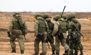 Ata nuk duan të bëhen “mish për top”: Rrëfimet e ushtarëve të Putinit që duan të largohen nga lufta në Ukrainë – disa edhe duke lënduar veten