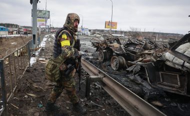 Zyrtarët ukrainas raportojnë për “mbyllje të të gjitha komunikimeve” në Kherson