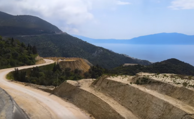 Rama publikon pamje nga rruga e bypass-it të Vlorës, hapet në fillim të sezonit turistik