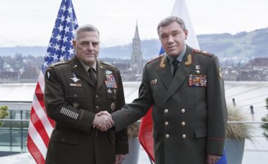 Për herë të parë që nga agresioni në Ukrainë, shefi i ushtrisë amerikane flet me gjeneralin rus