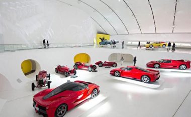 Ferrari po e ndryshon lojën në tregun e veturave