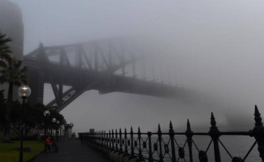 Sidnei mbulohet nga mjegulla e dendur – situata krijon rrezikun për transport