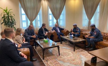 Sveçla dhe drejtori i Policisë së Kosovës për vizitë në Katar – diskutojnë për bashkëpunimin mes policisë së dy vendeve