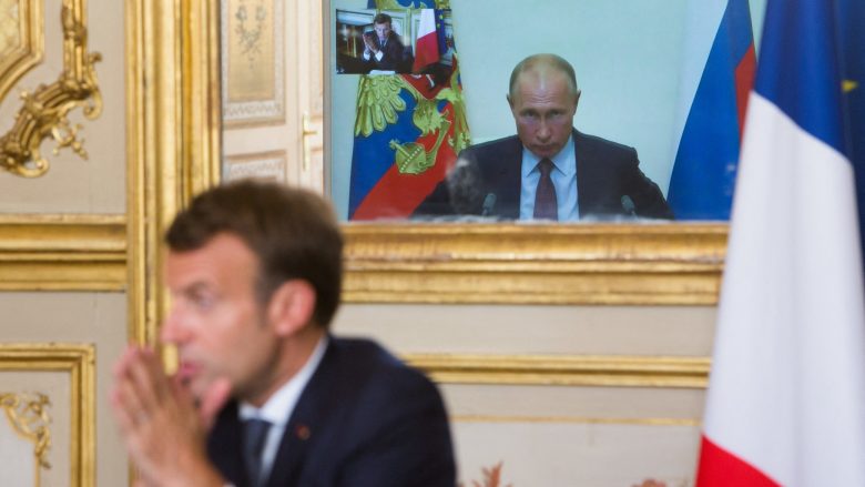 Putin, Macronit: Sanksionet po e ndërlikojnë situatën në Ukrainë