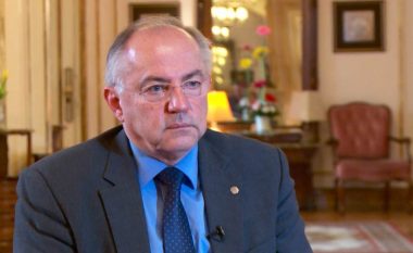 Deputeti i Bundestagut: Serbia nuk mund të ulet më në dy karrige, Rusia po e shfrytëzon pasigurinë në Ballkanin Perëndimor