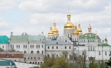 Kisha Ortodokse e Ukrainës ndërpret lidhjet me Rusinë